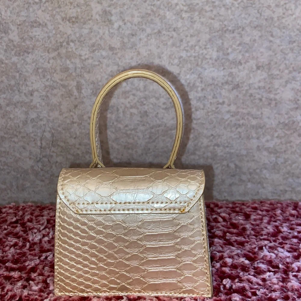 Mini gold snake skin bag - Picture 2 of 3